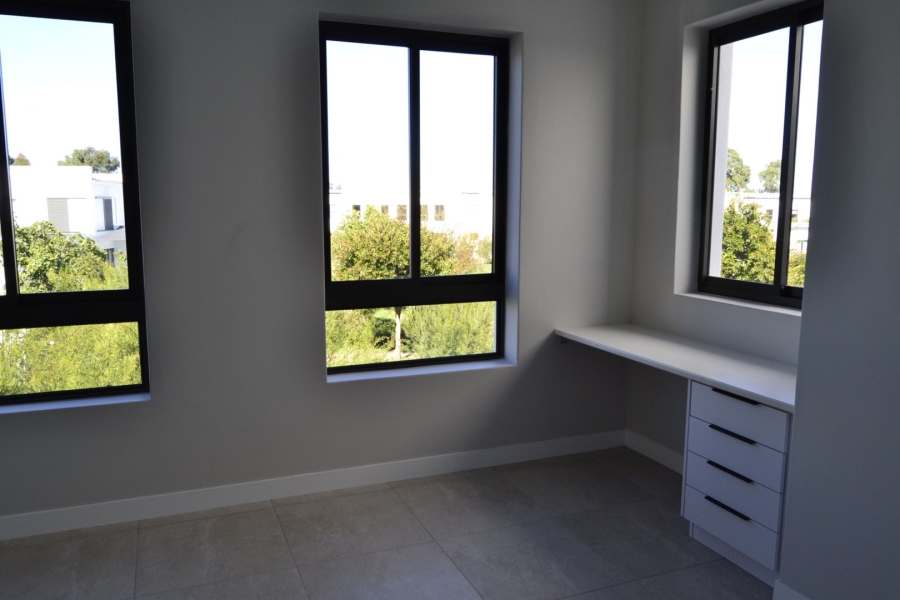 To Let 4 Bedroom Property for Rent in Croydon Gardens Estate Western Cape